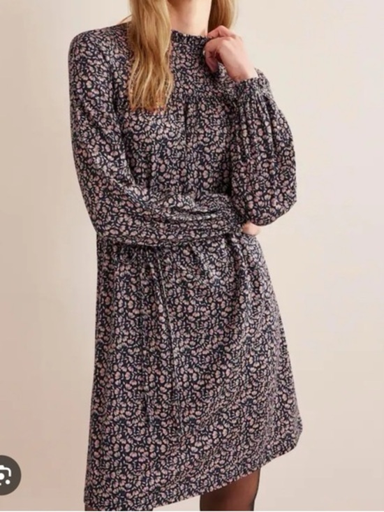 Boden Dresses & Skirts - Boden Ditsy Floral Long Sleeve Belted Shift Dress US 16/18 XL
